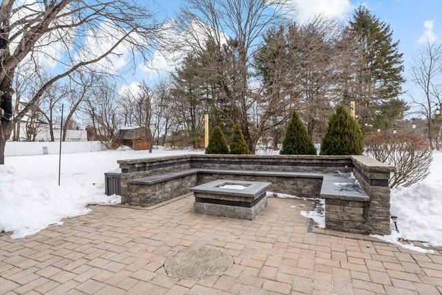 71 Agricultural Ave, Rehoboth, MA 02769