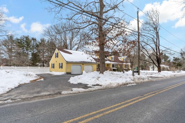 71 Agricultural Ave, Rehoboth, MA 02769