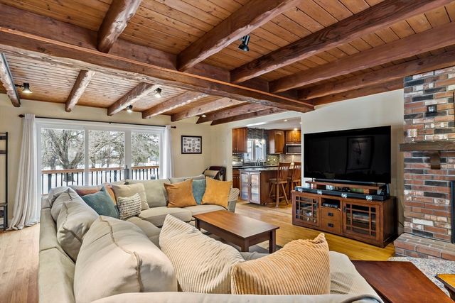 71 Agricultural Ave, Rehoboth, MA 02769