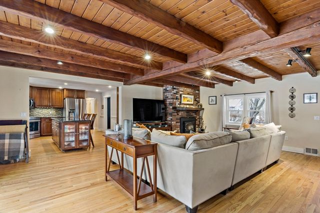 71 Agricultural Ave, Rehoboth, MA 02769