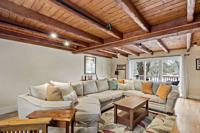 71 Agricultural Ave, Rehoboth, MA 02769