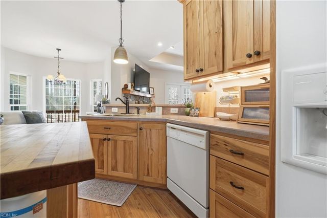 1911 Greenway RD, Suffolk, VA 23438