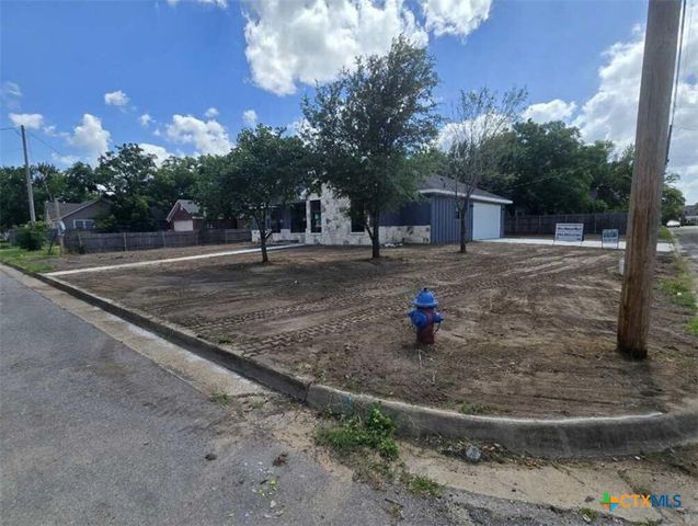 300 S 14th Street, Gatesville, TX 76528
