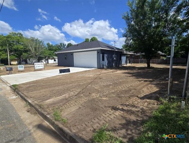 300 S 14th Street, Gatesville, TX 76528