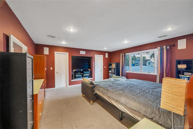 40 Columbia Street, Bethpage, NY 11714
