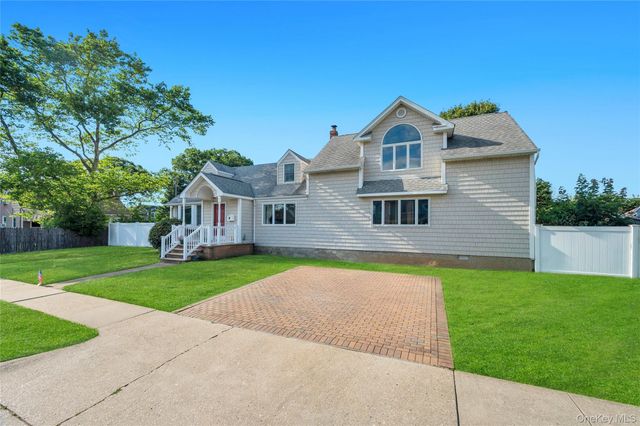 40 Columbia Street, Bethpage, NY 11714