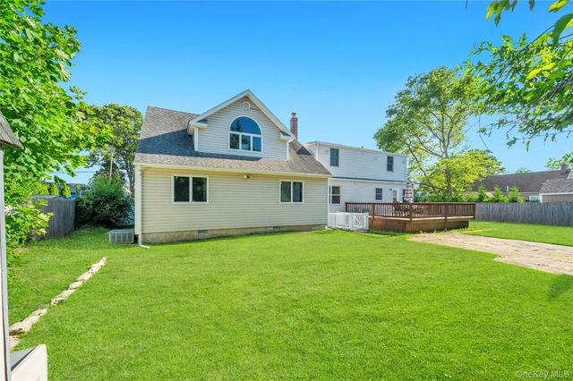40 Columbia Street, Bethpage, NY 11714