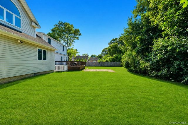 40 Columbia Street, Bethpage, NY 11714