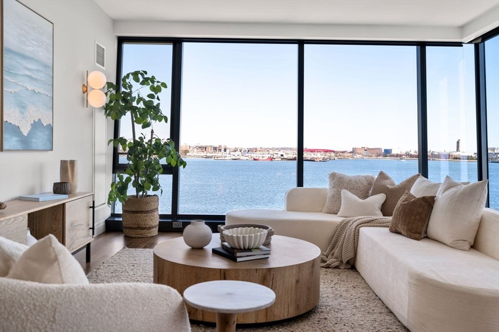 300 Pier 4 Blvd 6D, Boston, MA 02110