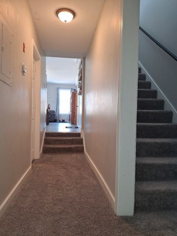 35 Cedar St 6, Gardner, MA 01440