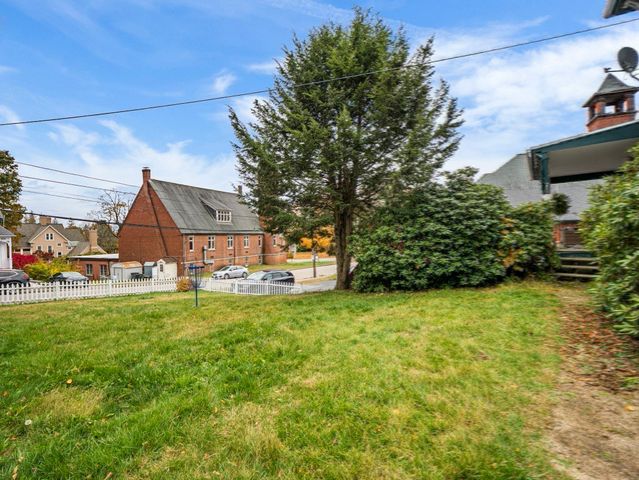 35 Cedar St 6, Gardner, MA 01440