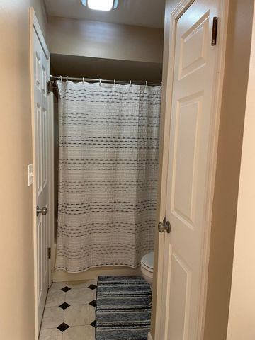 152 Holly Lane, Schererville, IN 46375