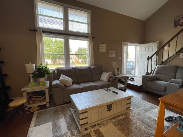 152 Holly Lane, Schererville, IN 46375