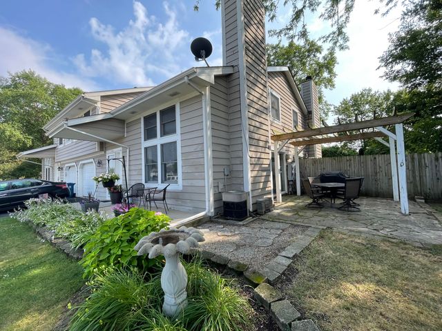 152 Holly Lane, Schererville, IN 46375