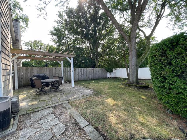 152 Holly Lane, Schererville, IN 46375