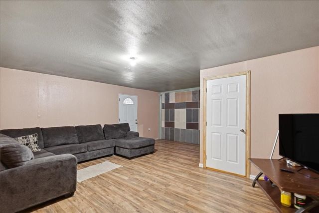 1474 Vz County Road 3810, Wills Point, TX 75169