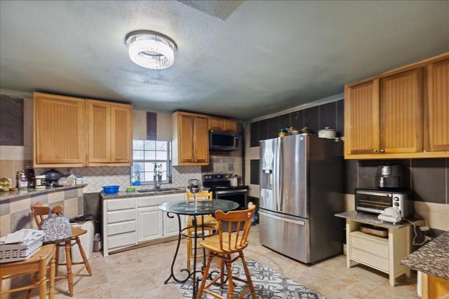 1474 Vz County Road 3810, Wills Point, TX 75169