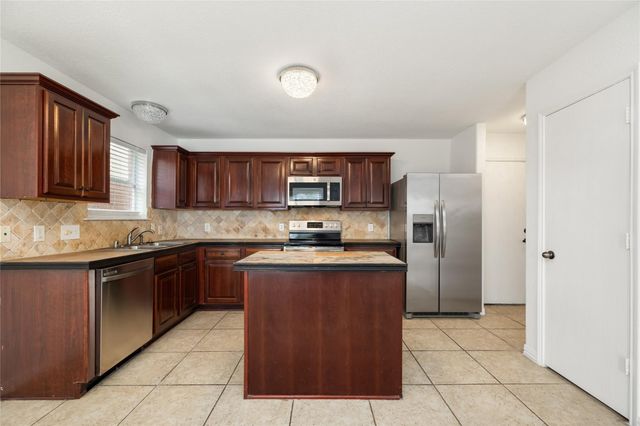 2042 Mickle Creek Drive, Houston, TX 77049