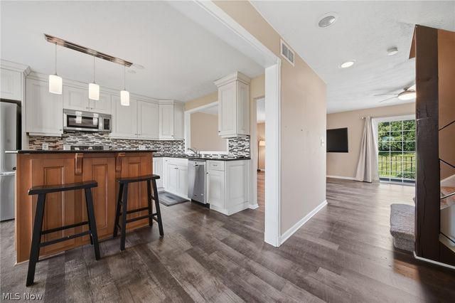 824 S Chillicothe Road 2, Aurora, OH 44202