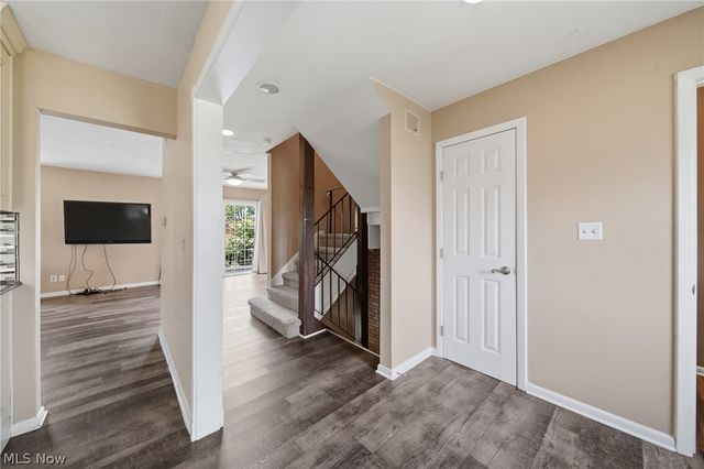824 S Chillicothe Road 2, Aurora, OH 44202