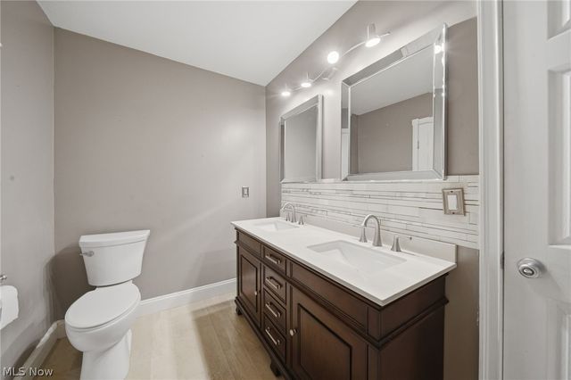 824 S Chillicothe Road 2, Aurora, OH 44202