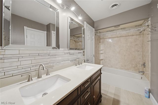 824 S Chillicothe Road 2, Aurora, OH 44202