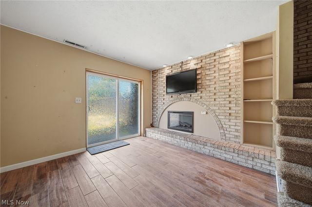 824 S Chillicothe Road 2, Aurora, OH 44202