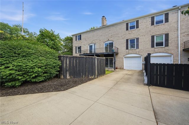 824 S Chillicothe Road 2, Aurora, OH 44202
