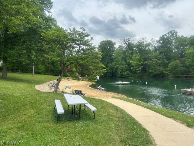 824 S Chillicothe Road 2, Aurora, OH 44202