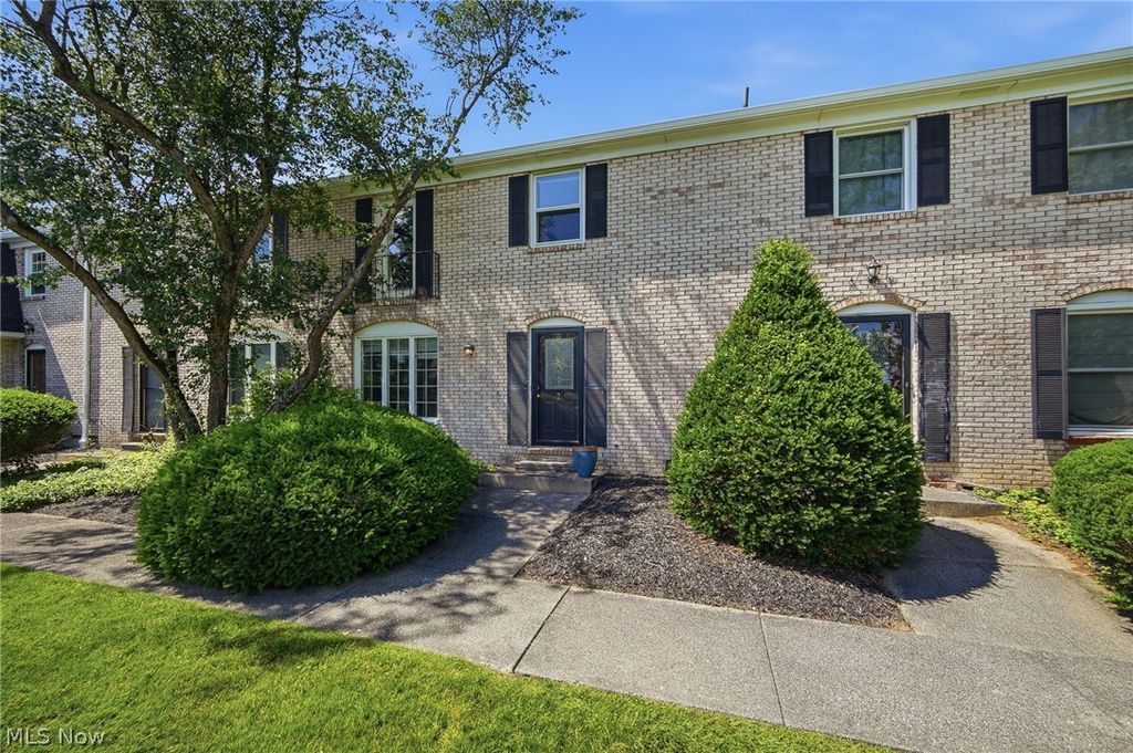 824 S Chillicothe Road 2, Aurora, OH 44202
