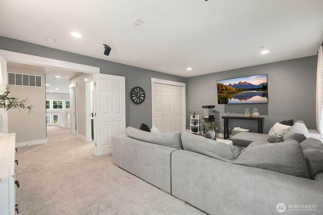 7324 225th Avenue Ct E, Buckley, WA 98321