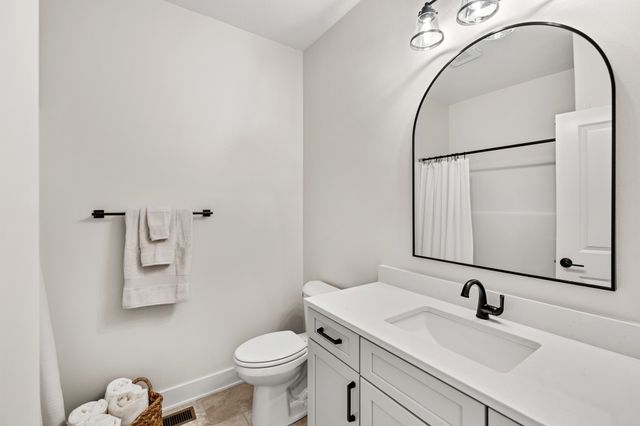 1410 NW Alderleaf Drive, Waukee, IA 50263