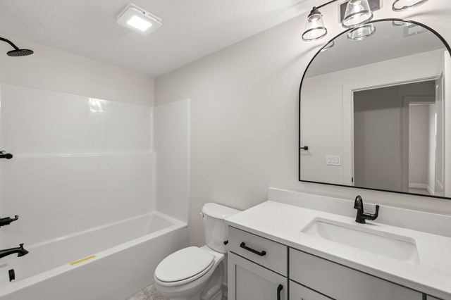 1410 NW Alderleaf Drive, Waukee, IA 50263
