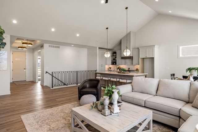 1410 NW Alderleaf Drive, Waukee, IA 50263