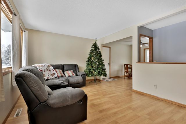 30125 Ridgewood Avenue, Shafer, MN 55074