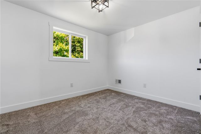1447 5th St, Harrison Twp, PA 15065