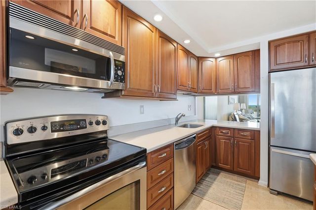 4223 Bay Beach LN 4F, Fort Myers Beach, FL 33931