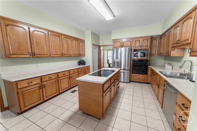 472 S Laurel Circle, Eden, GA 31307