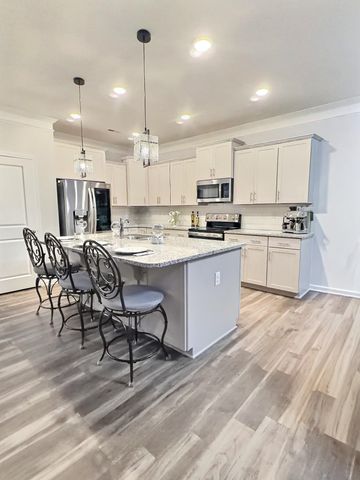 430 Wolfbend Road, Woodruff, SC 29388