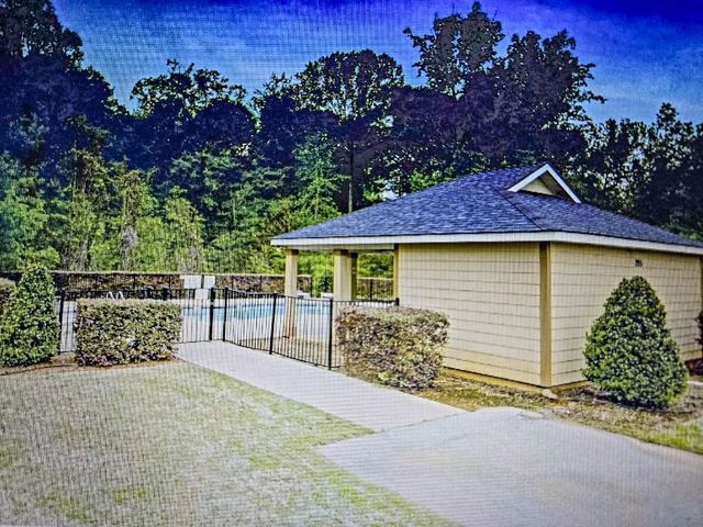 430 Wolfbend Road, Woodruff, SC 29388