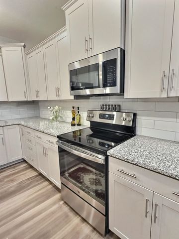 430 Wolfbend Road, Woodruff, SC 29388