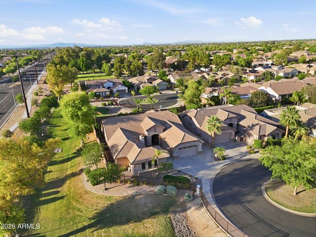 2004 E CANYON Place, Chandler, AZ 85249