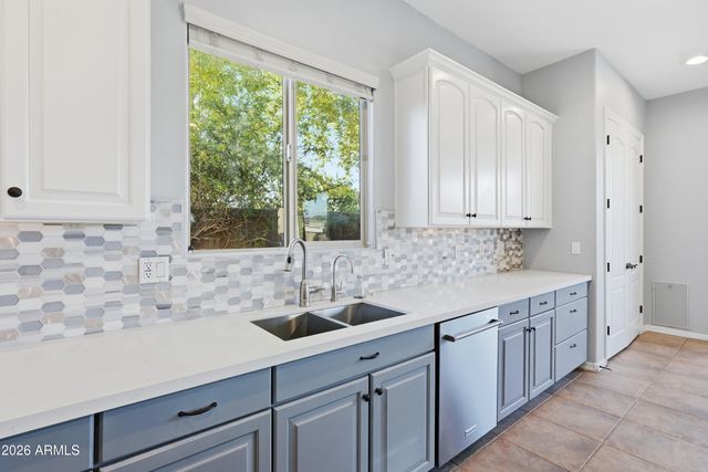 2004 E CANYON Place, Chandler, AZ 85249