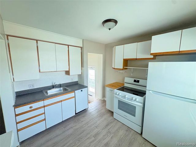 7574 Timken Avenue, Warren, MI 48091