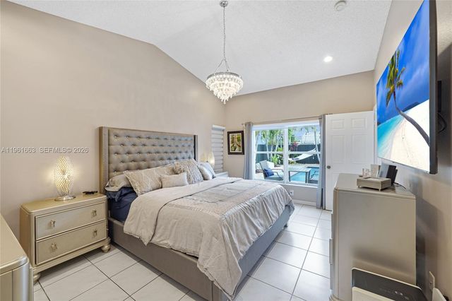 16322 SW 76th St, Miami, FL 33193