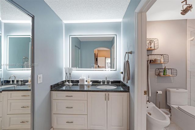 16322 SW 76th St, Miami, FL 33193