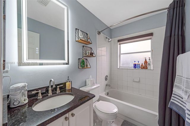 16322 SW 76th St, Miami, FL 33193