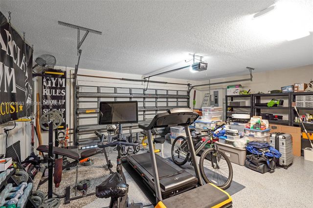 16322 SW 76th St, Miami, FL 33193