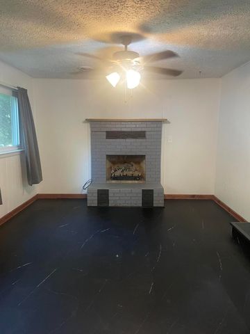 428 North Olive Street, Marshfield, MO 65706