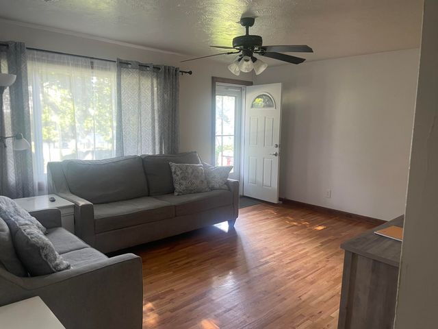 428 North Olive Street, Marshfield, MO 65706